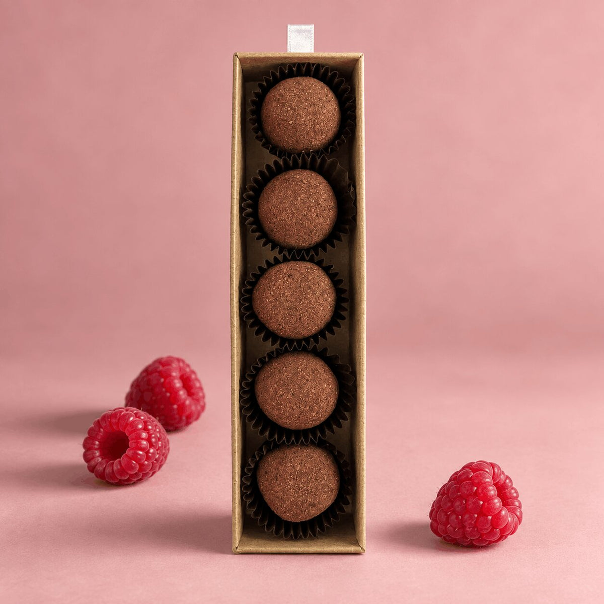 Melinis Trufe de Zmeură și Ciocolată – Trufe din miere de salcâm, zmeură și ciocolată neagră bean-to-bar 100% cacao, 50g