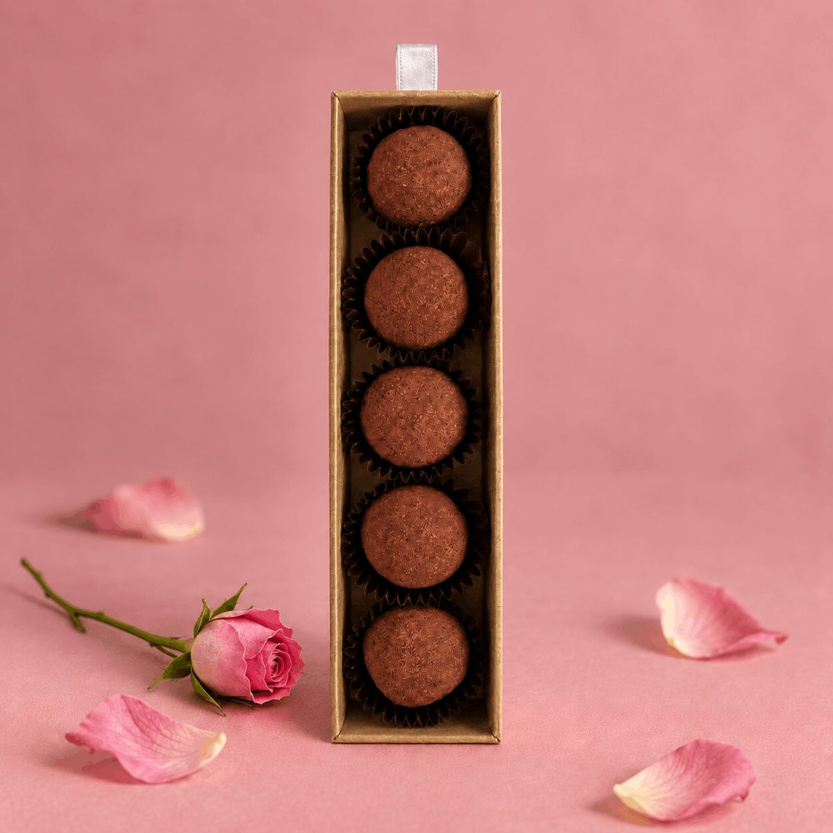 Melinis Trufe de Trandafir și Ciocolată – Trufe din miere de salcâm, petale de trandafir și ciocolată neagră bean-to-bar 100% cacao, 50g